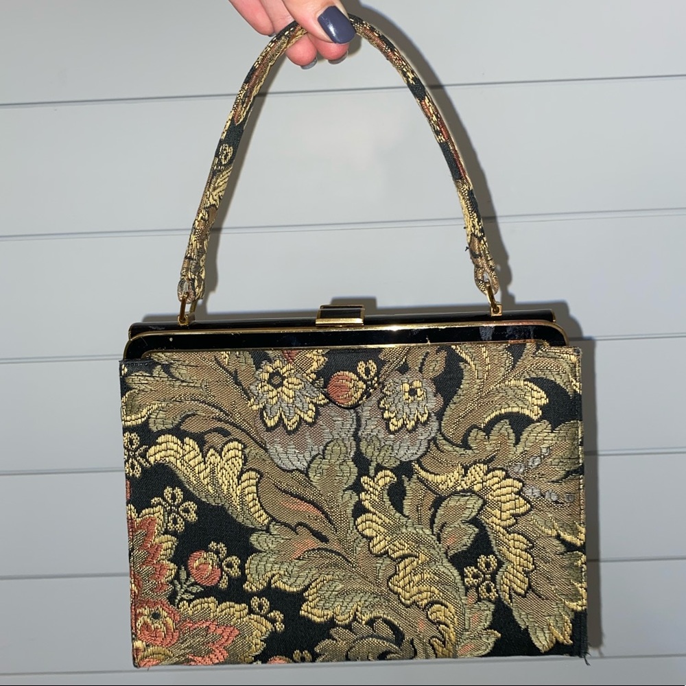 Vintage 70s tapestry floral handbag clutch